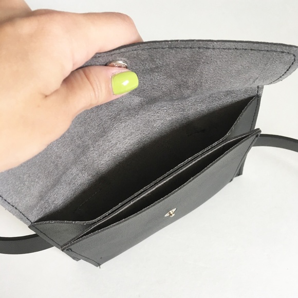 Black Waist Bag Fanny Pack Faux Leather Bag - Picture 7 of 8